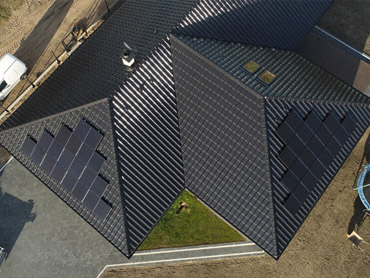 پنل خورشیدی کامل سیاه برای سیستم خورشیدی خانگی 13.2 کیلوواتی در لهستان
